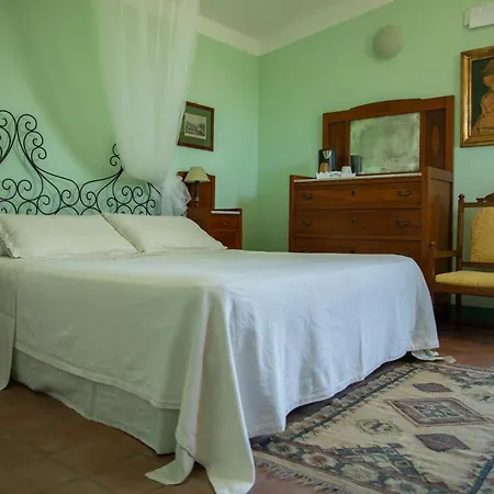 Petrara Farm stay *